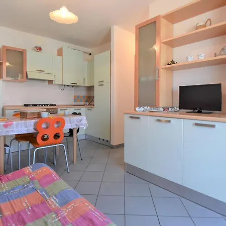 Solmare-56 By Interhome Rosapineta